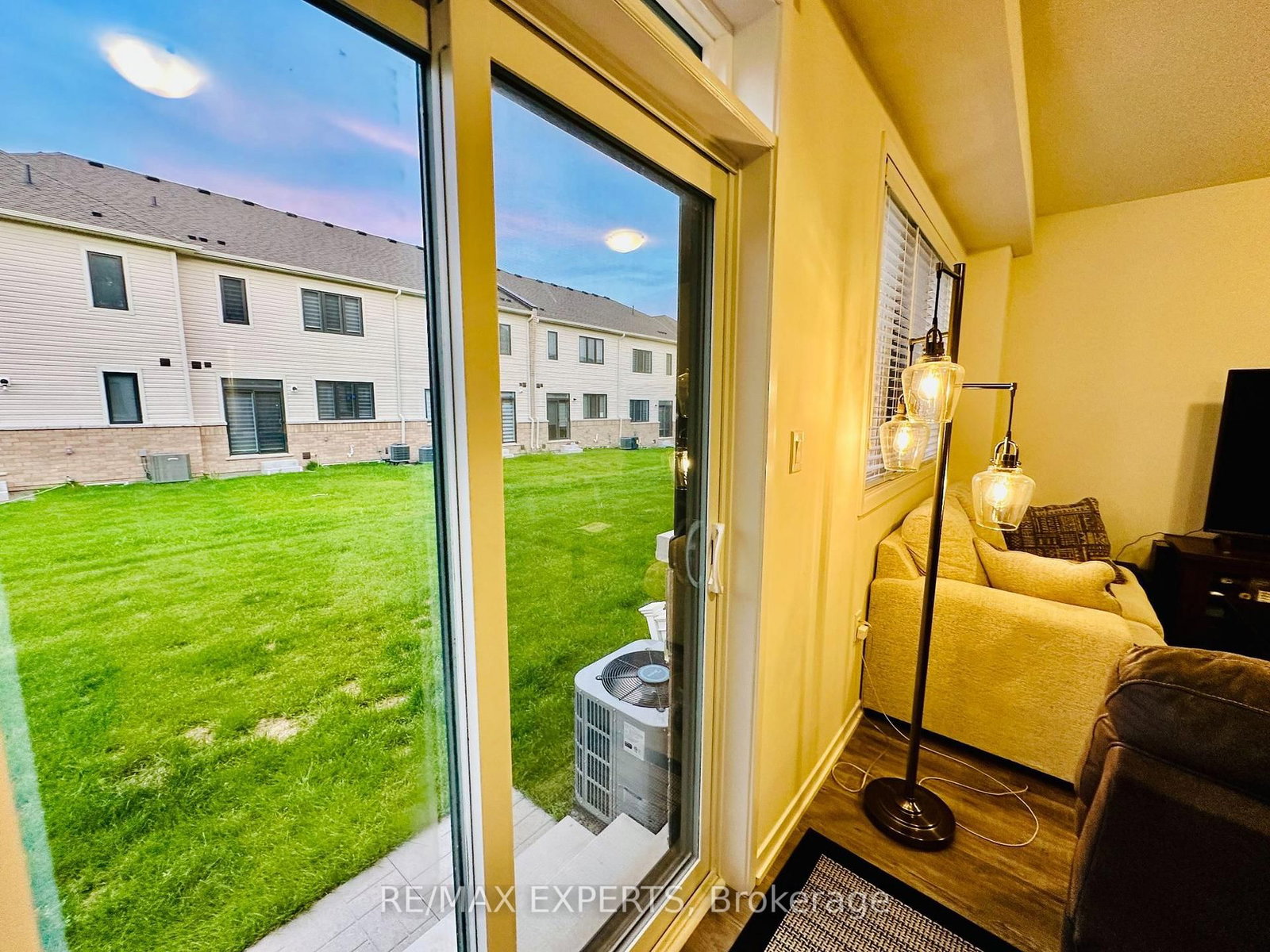 1541 Wheatcroft Drive • Oshawa, ON photo 9