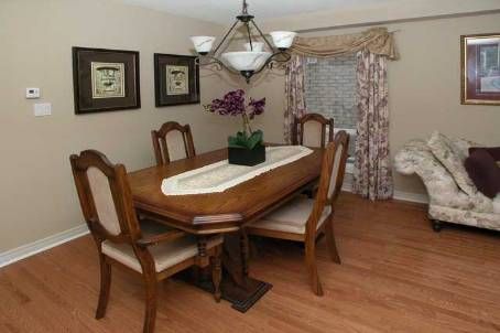 735 Swan Pl, Pickering, L1X2V7 | Image 3