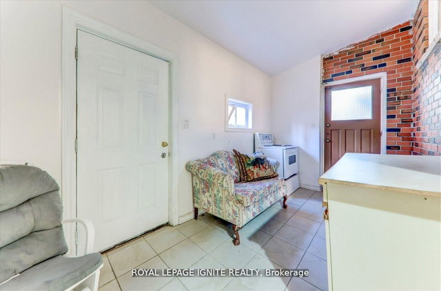 Bsmt - 4010 Ellesmere Road