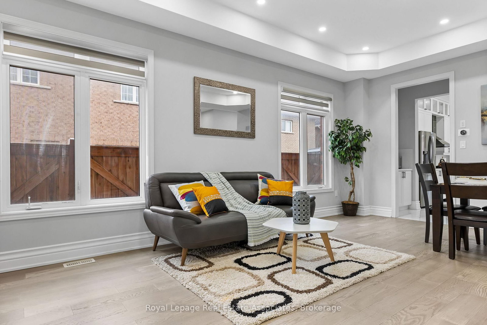 1796 Grandview Street N • Oshawa, ON photo 8