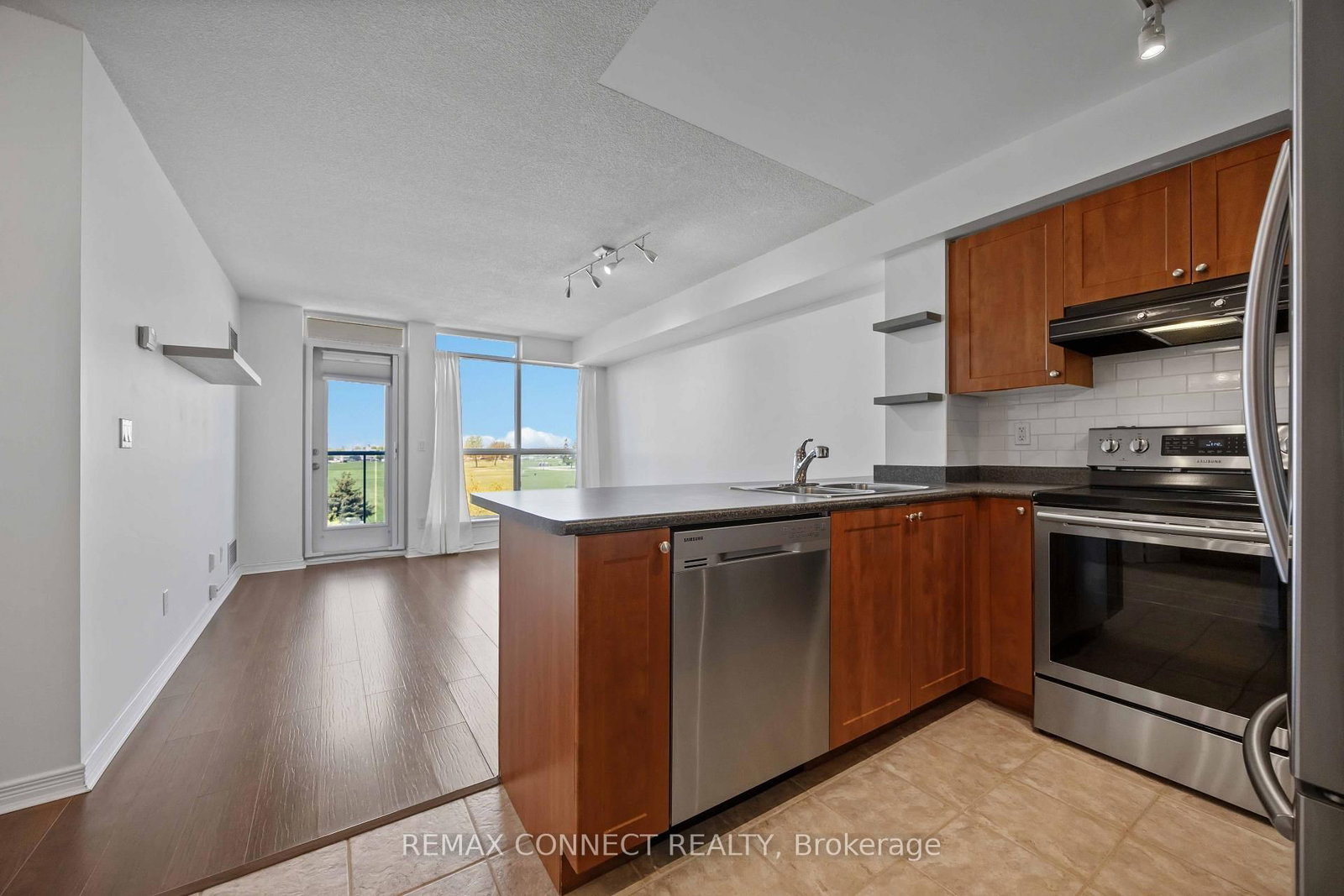 340 Watson Street W, Unit 420 - Photo 8