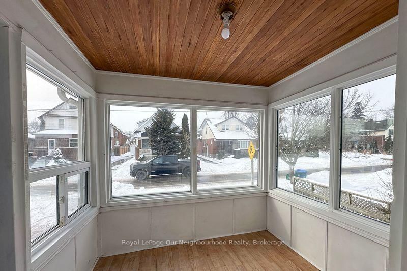 65 Gladstone Avenue