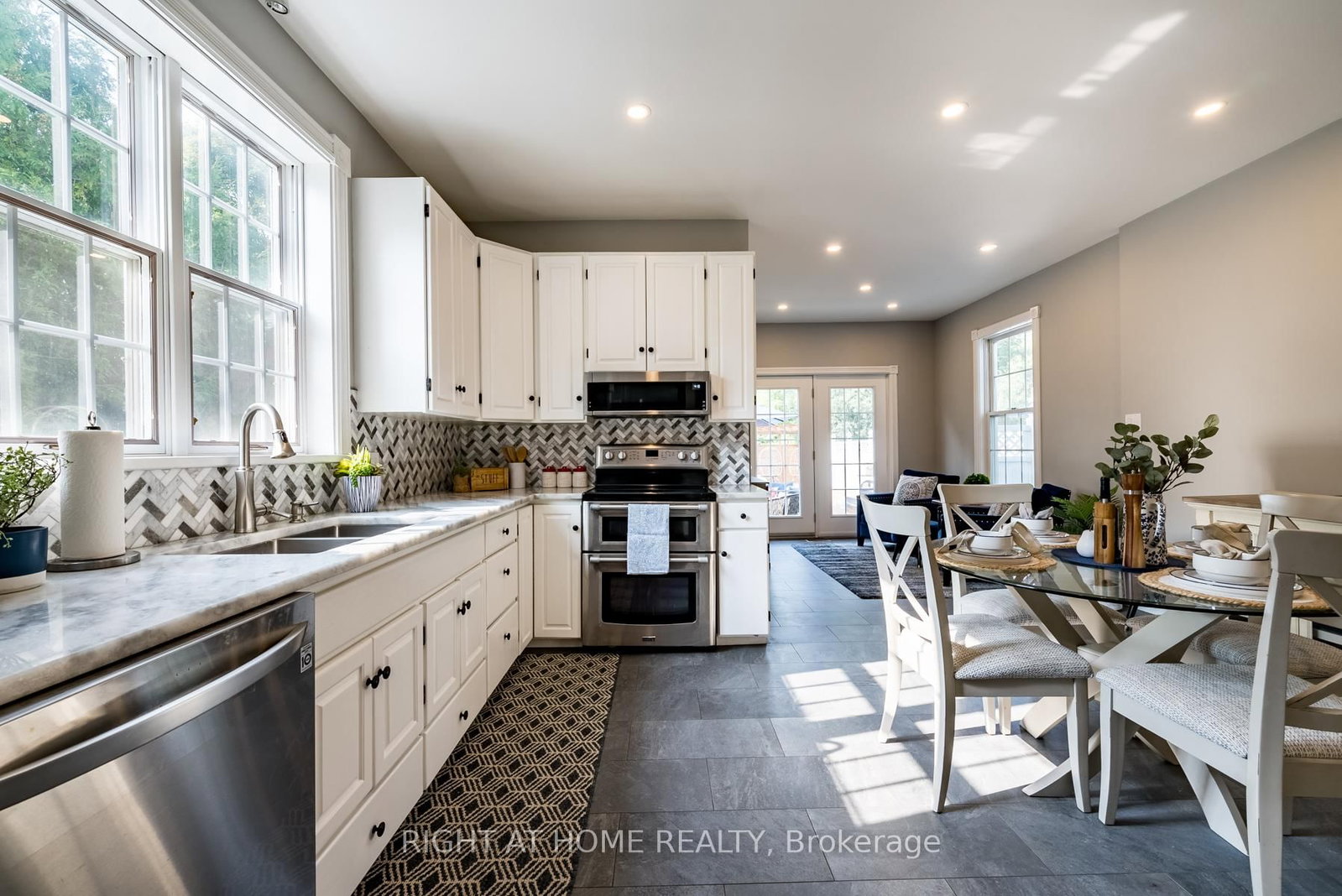 700 Myrtle Road W • Whitby, ON photo 8