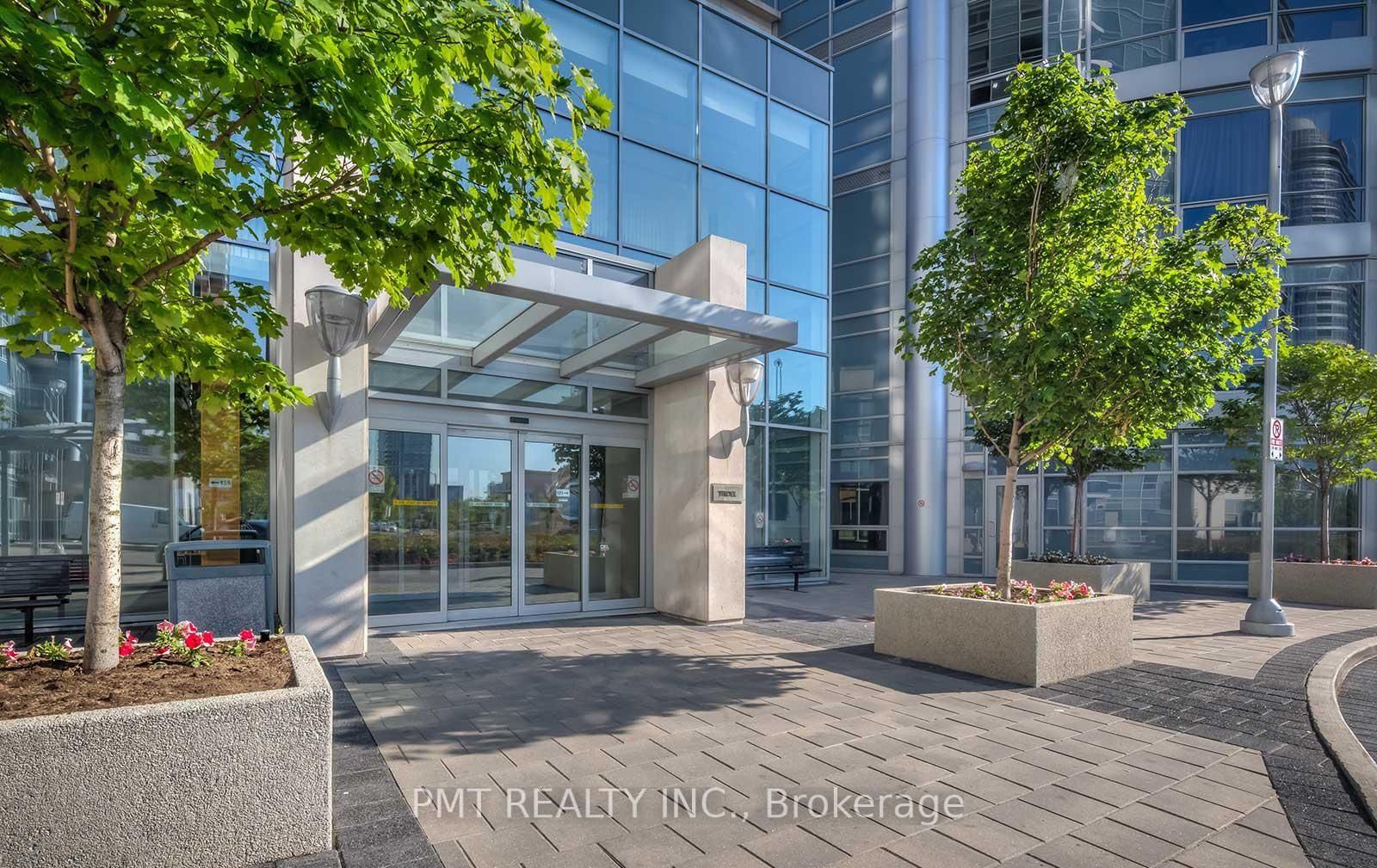 135 Village Green Square, Unit 1421 - Photo 14