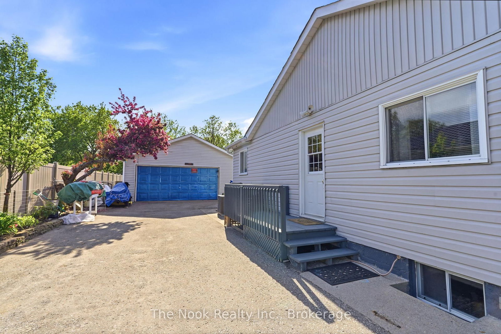 Listing Image 43