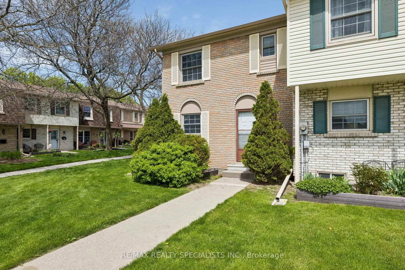 72 - 580 Eyer Drive