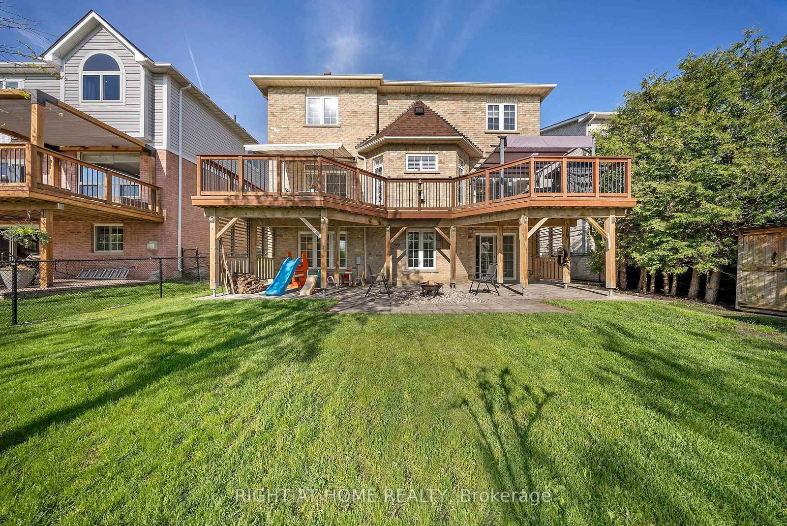 1048 Mcquay Boulevard • Whitby, ON photo 3