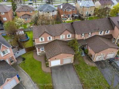 35 Hughes Crescent — photo 3