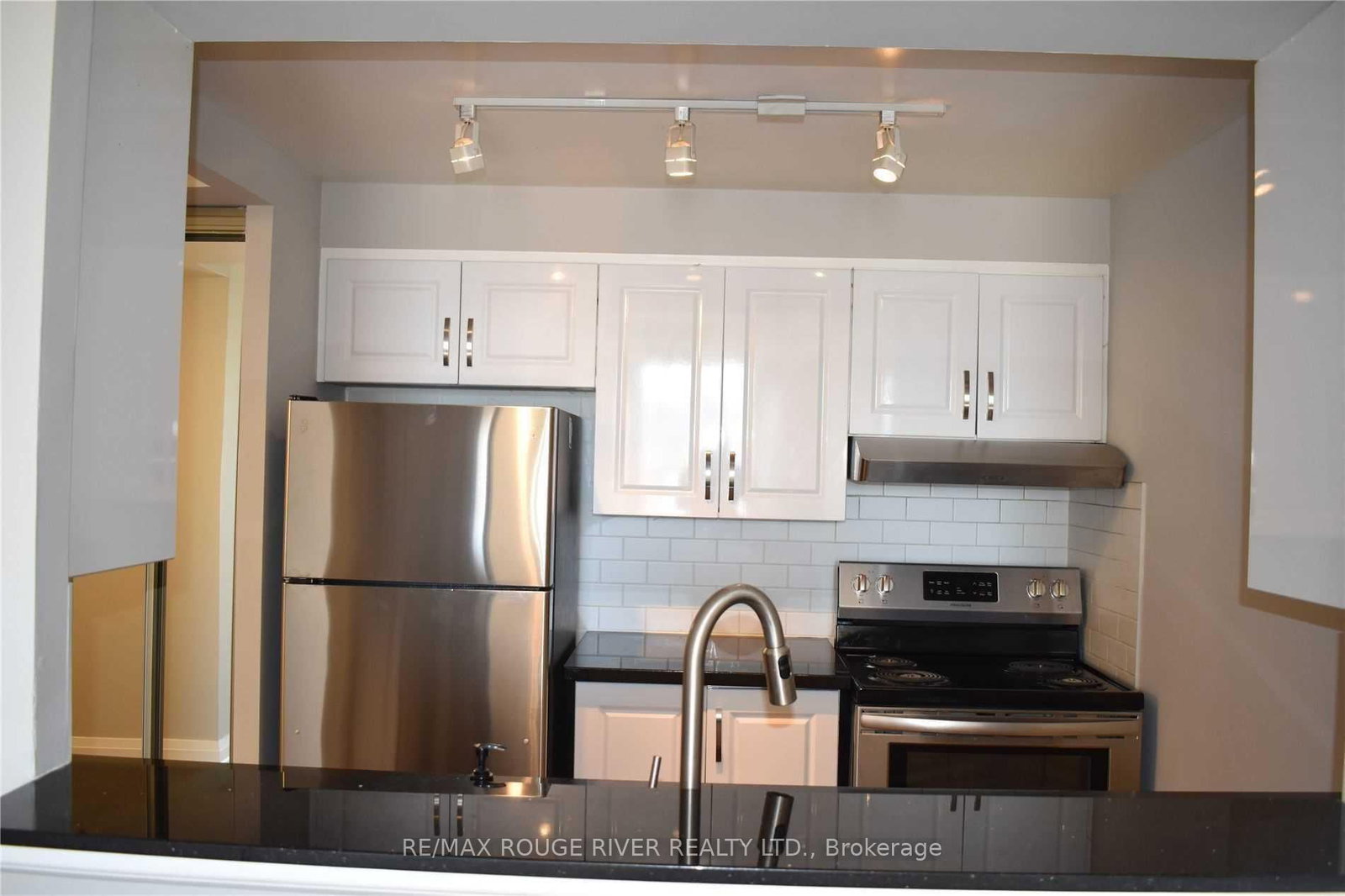 1655 Pickering Parkway, Unit 603 - Photo 5