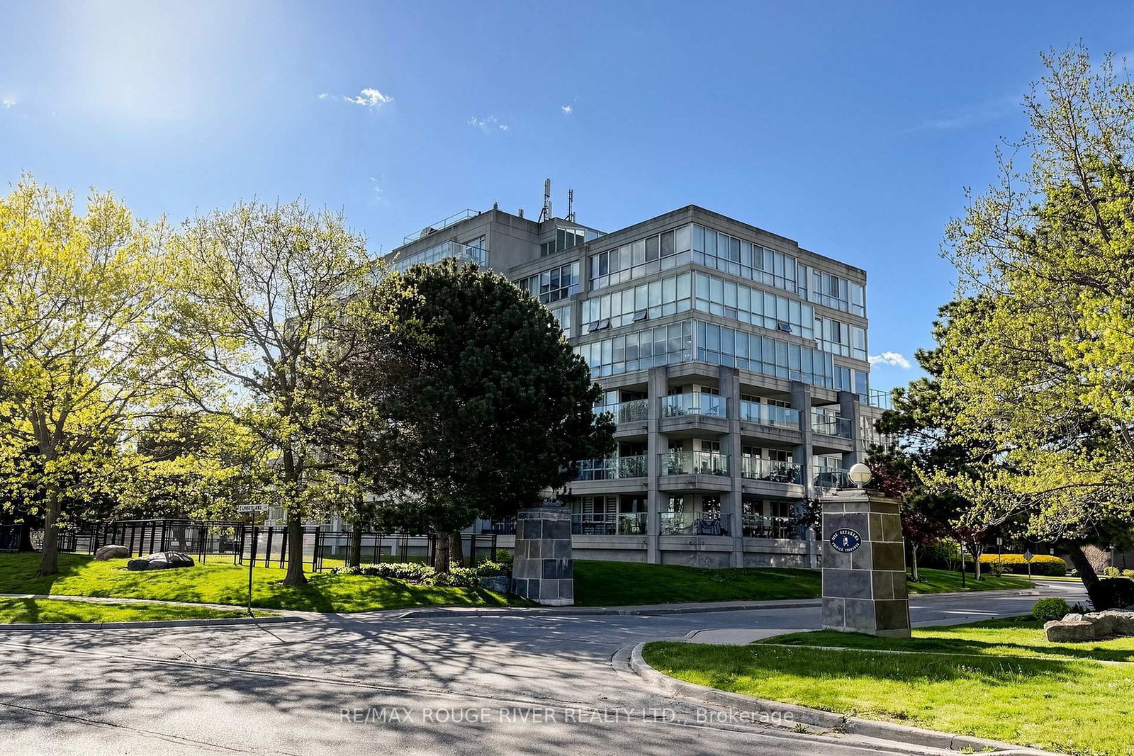 70 Cumberland Lane, Unit 402 - Photo 2