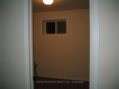 Unit bsmt — 19 Candlebrook Crescent — photo 5