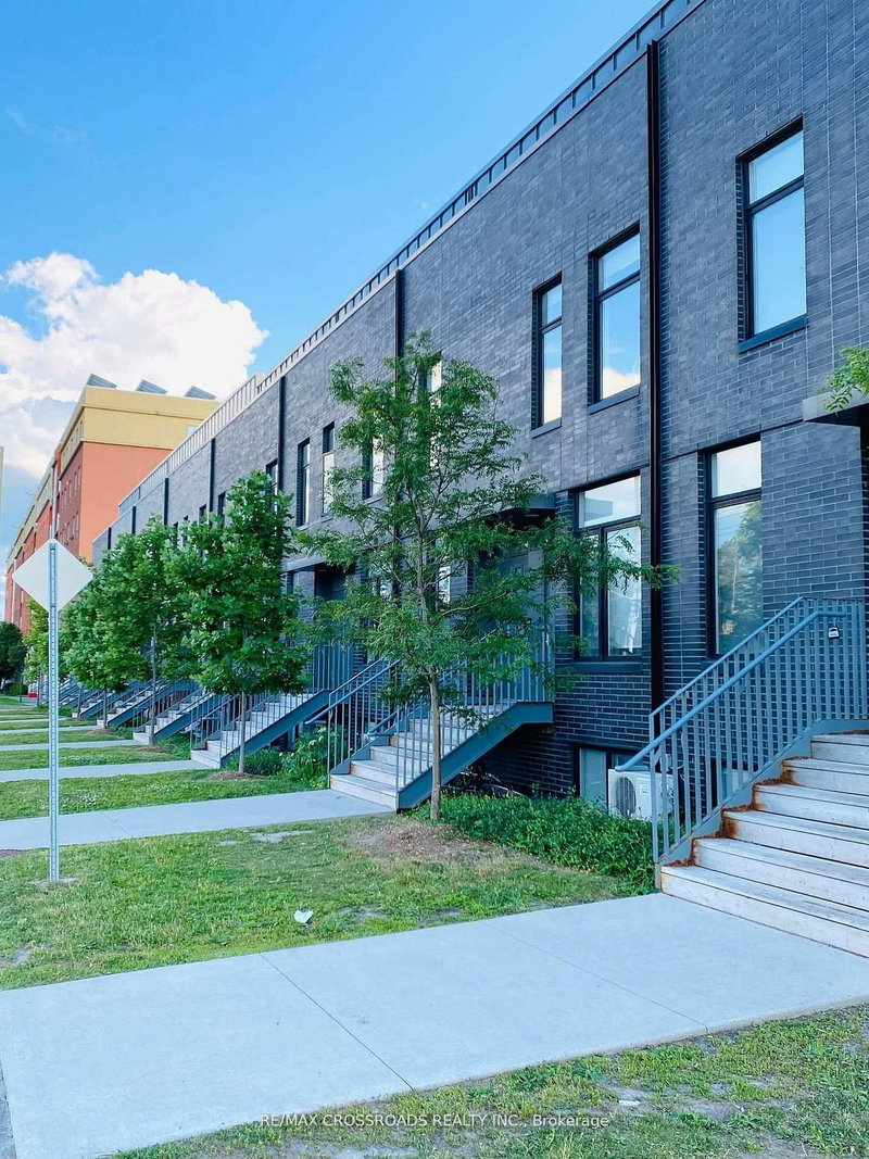 5 - 1720 Simcoe Street N