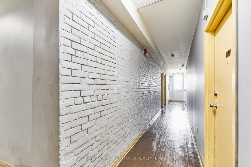 1395 Gerrard Toronto,ON M4L 1Z3 — Photo 11