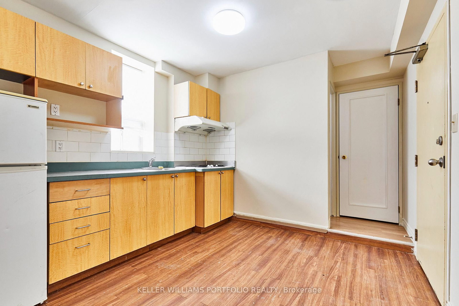 1395 E Gerrard Street • Toronto, ON photo 12