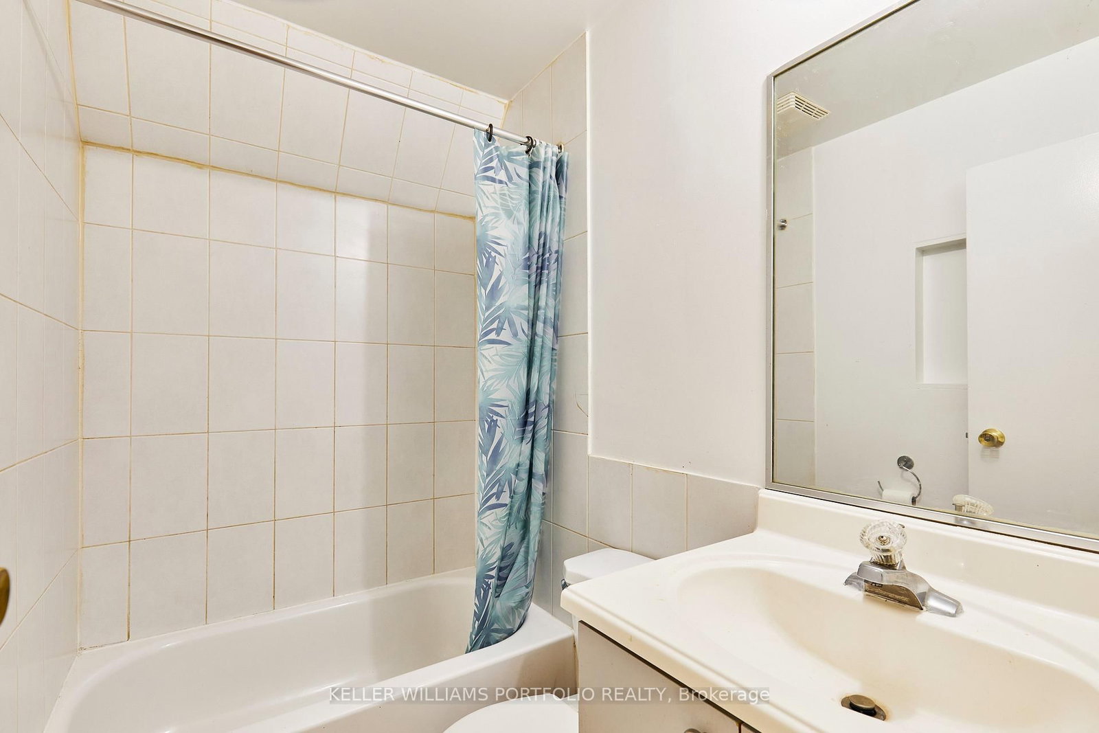 1395 E Gerrard Street • Toronto, ON photo 13
