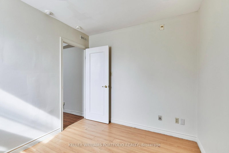 1395 Gerrard Toronto,ON M4L 1Z3 — Photo 16