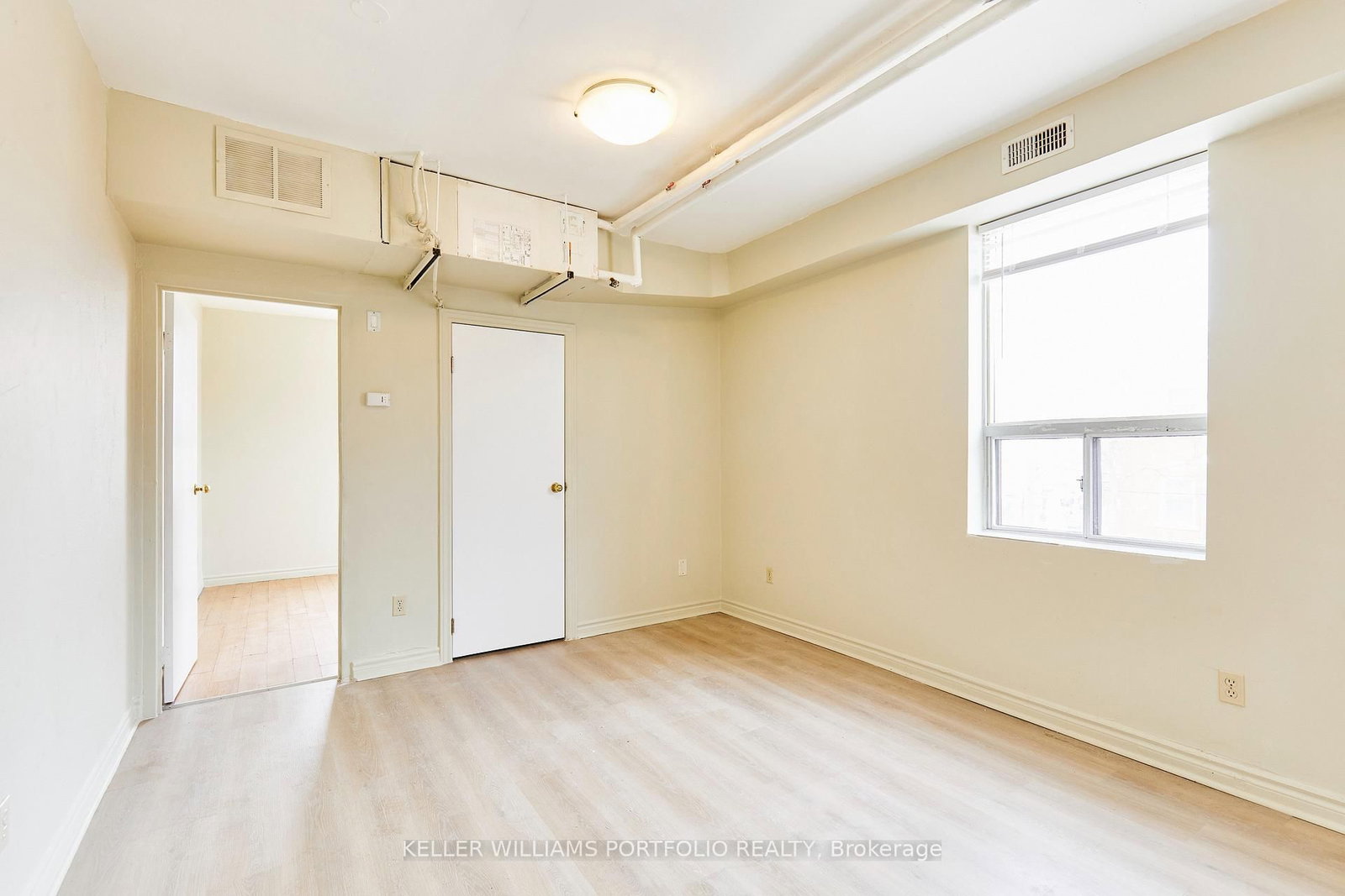 1395 E Gerrard Street • Toronto, ON photo 23