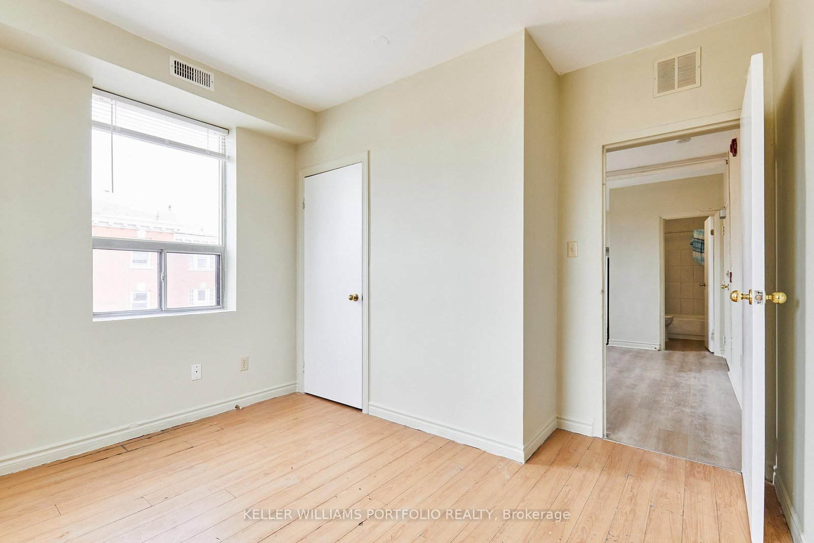 1395 E Gerrard Street • Toronto, ON photo 26