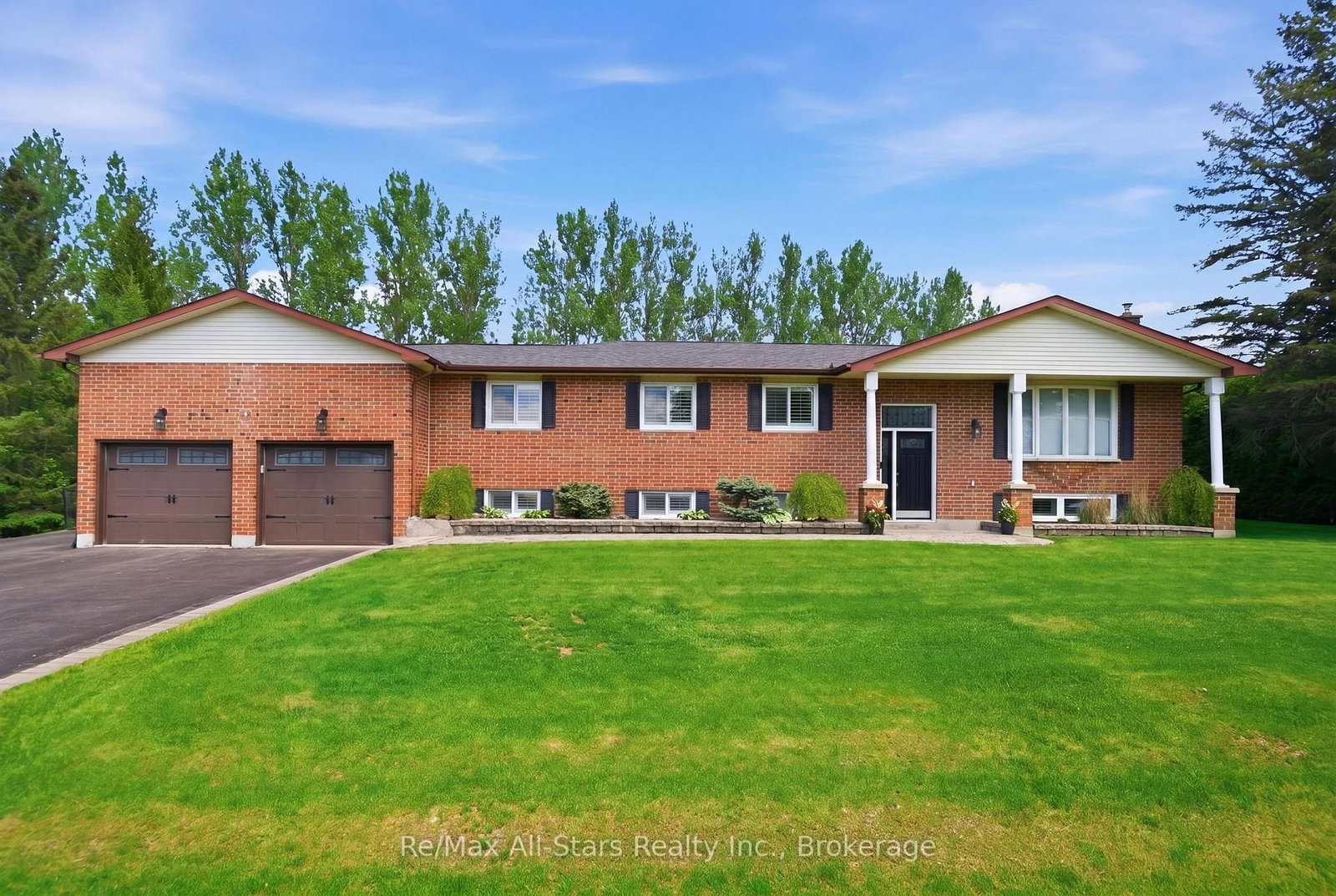 601 Alma Street • Scugog, ON photo 3