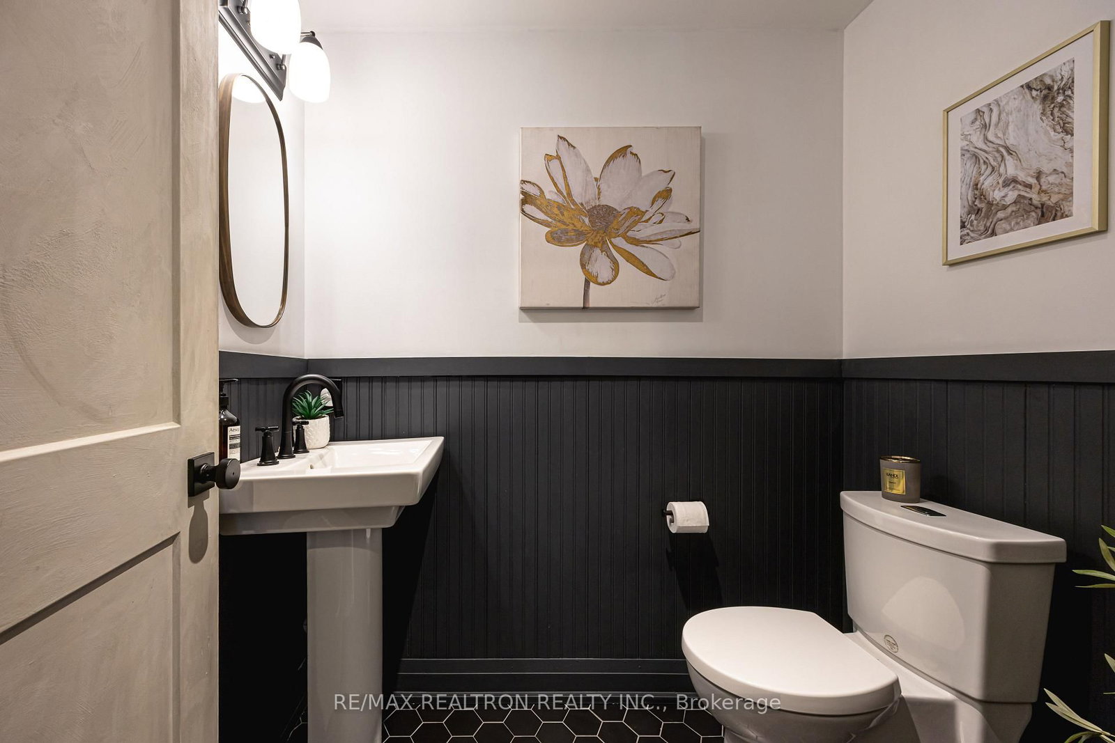 100 Coxwell Avenue • #TH7 • Toronto, ON photo 13