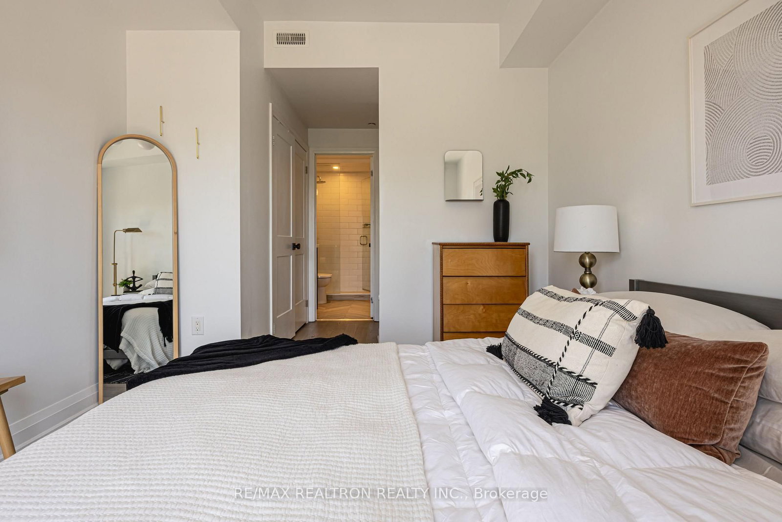 100 Coxwell Avenue • #TH7 • Toronto, ON photo 14