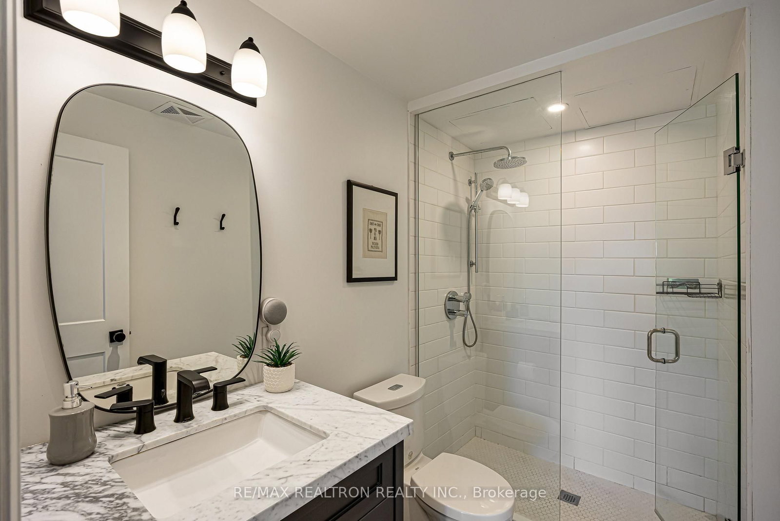 100 Coxwell Avenue • #TH7 • Toronto, ON photo 17