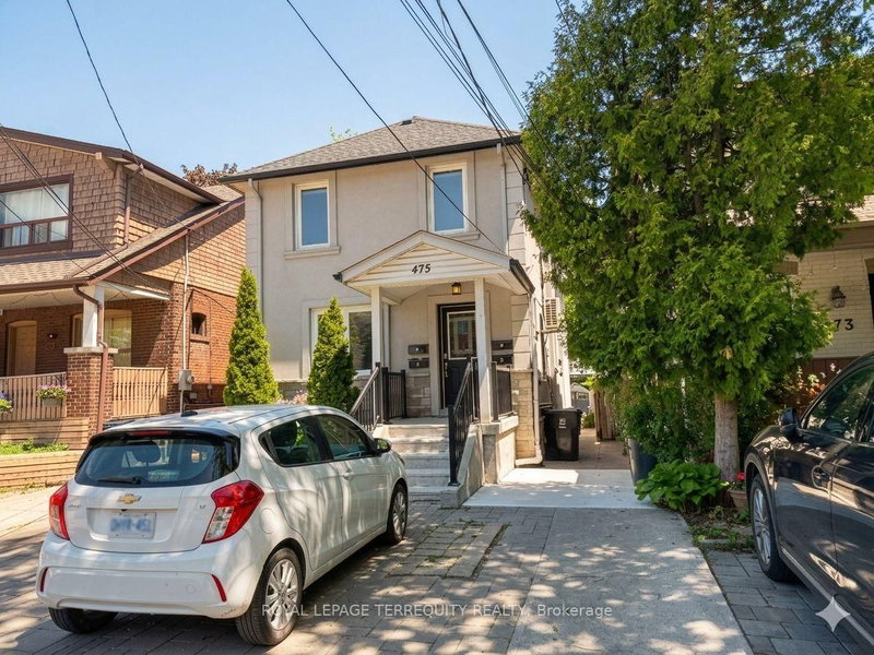 home for lease on 2-475 Woodbine Avenue