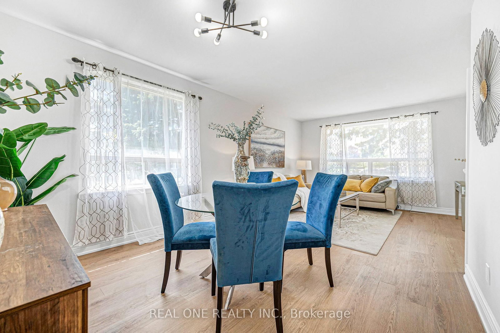 1 Gilroy Drive • Toronto, ON photo 6