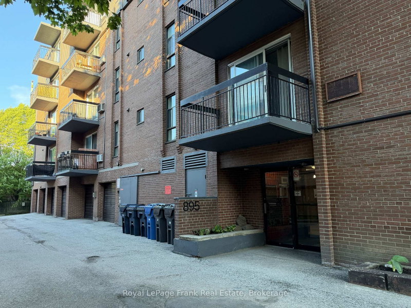 402 - 895 Kennedy Road