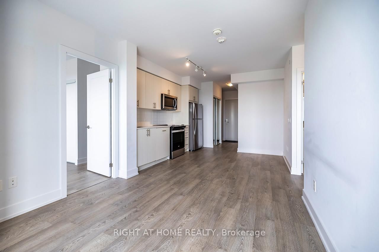 2550 Simcoe Street N, Unit 1804 - Photo 3