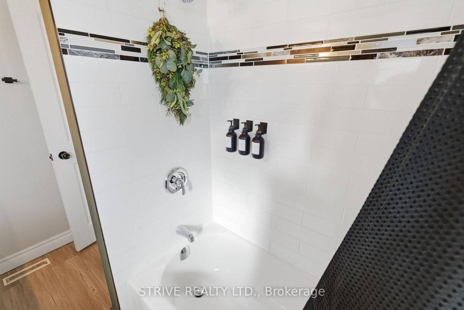107 Cromwell Avenue • Oshawa, ON photo 23