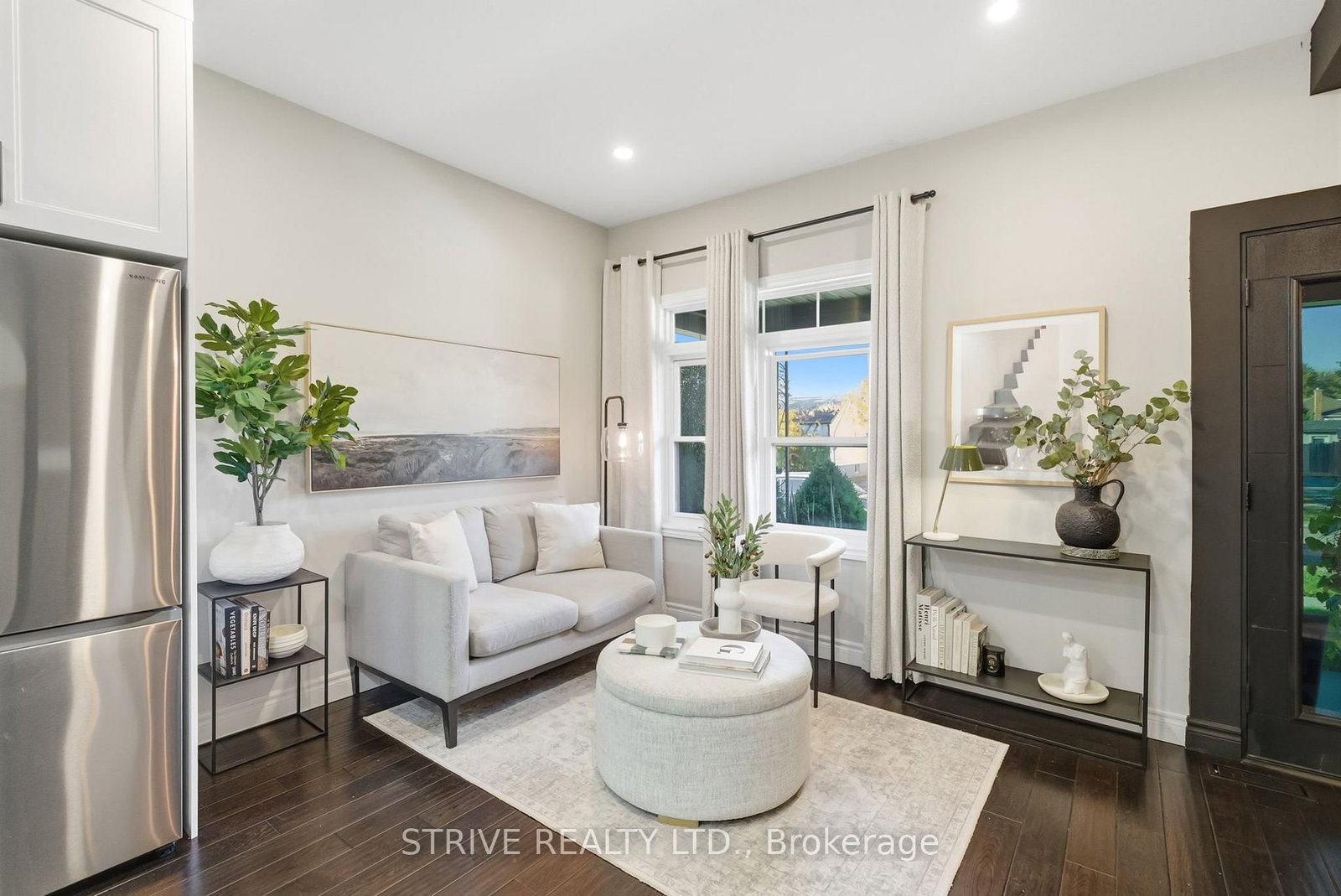 107 Cromwell Avenue • Oshawa, ON photo 9