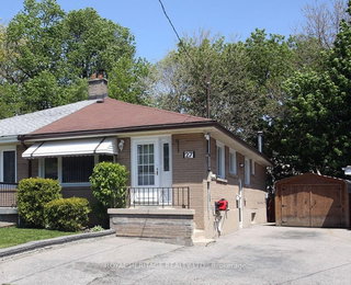27 Medway Crescent