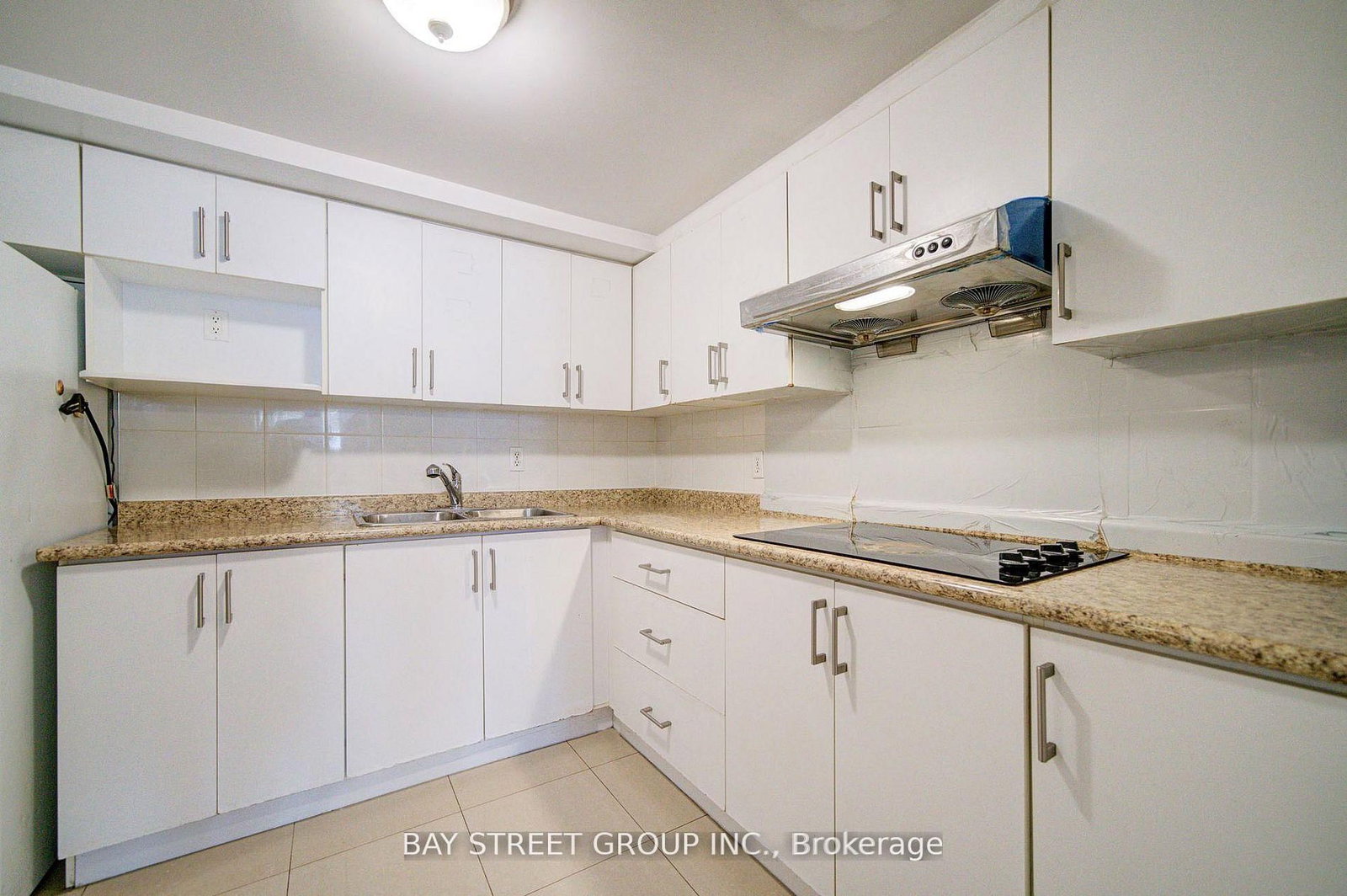 BSMT-5 Lockdare Street, Toronto, ON, photo 3