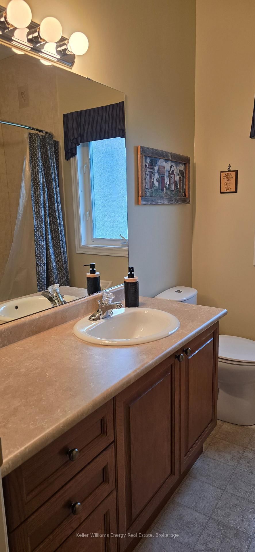 8 Hinkley Trail • Clarington, ON photo 12