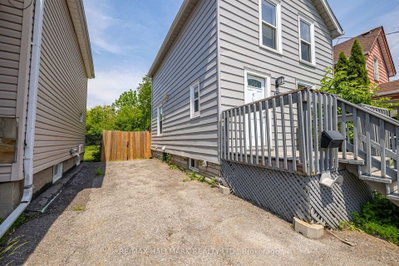170 Elliott Street • Oshawa, ON photo 5
