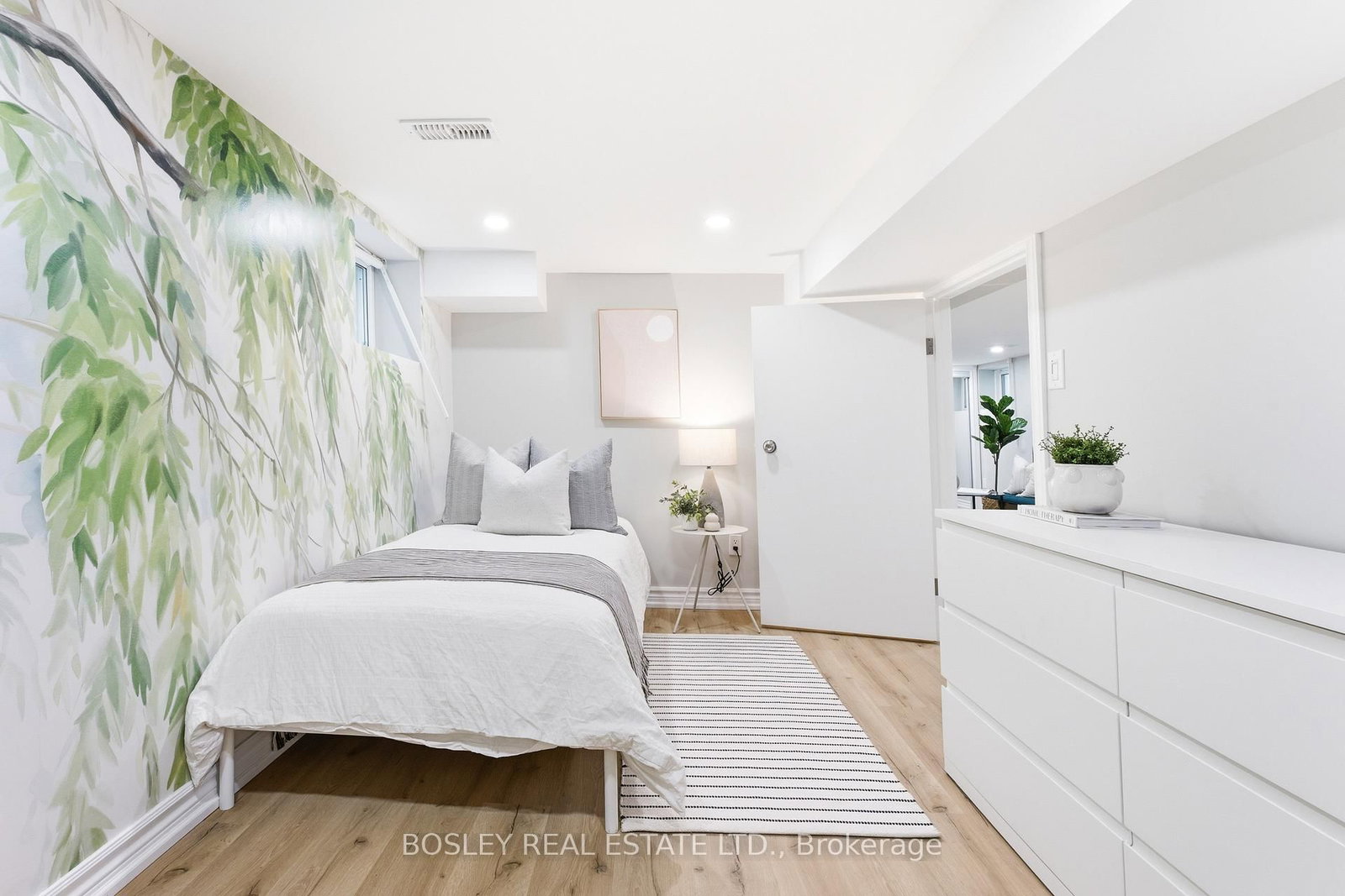 123 Dunington Drive • Toronto, ON photo 21