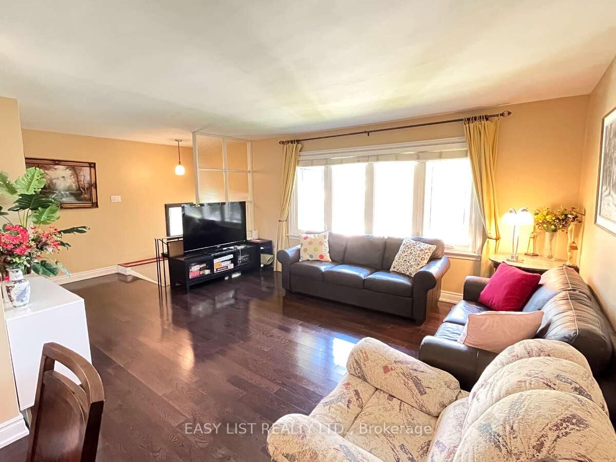 57 Kilbride Road • Toronto, ON photo 9
