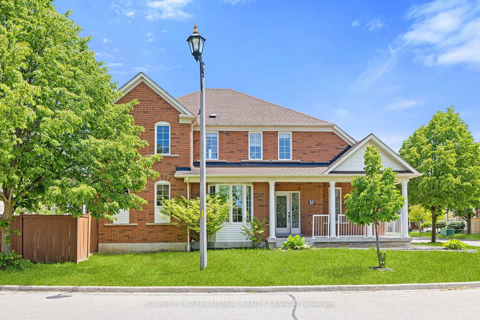 45 Montebello Crescent - Photo 2