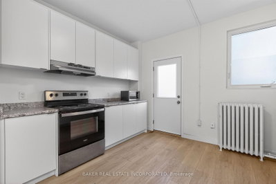 Unit 2 — 922 Queen Street E — photo 3