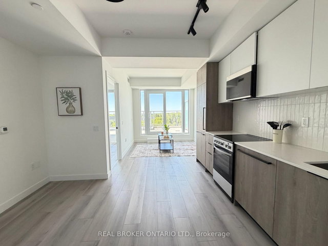 702 - 1635 MILITARY Trail