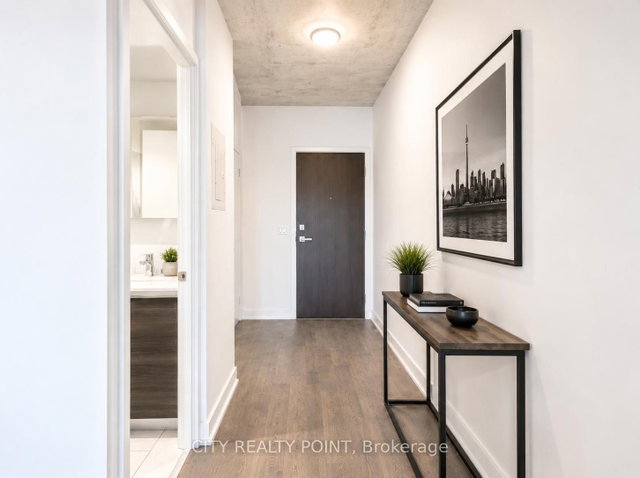 505 - 1190 Dundas Street E