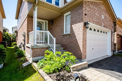 27 Staples Avenue — photo 2