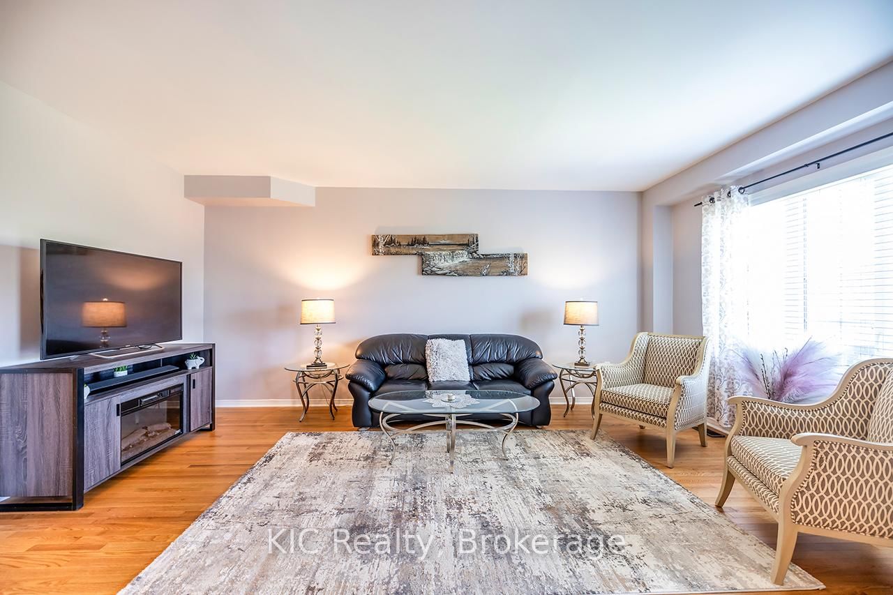 40 Puttingedge Drive • Whitby, ON photo 12