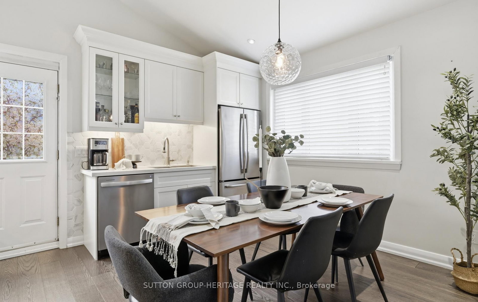 919 Bayview Avenue • Whitby, ON photo 8