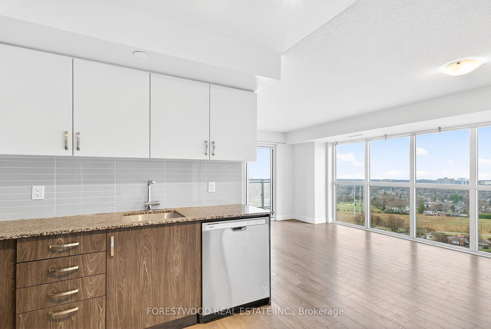 20 Meadowglen Place, Unit 2104 - Photo 17