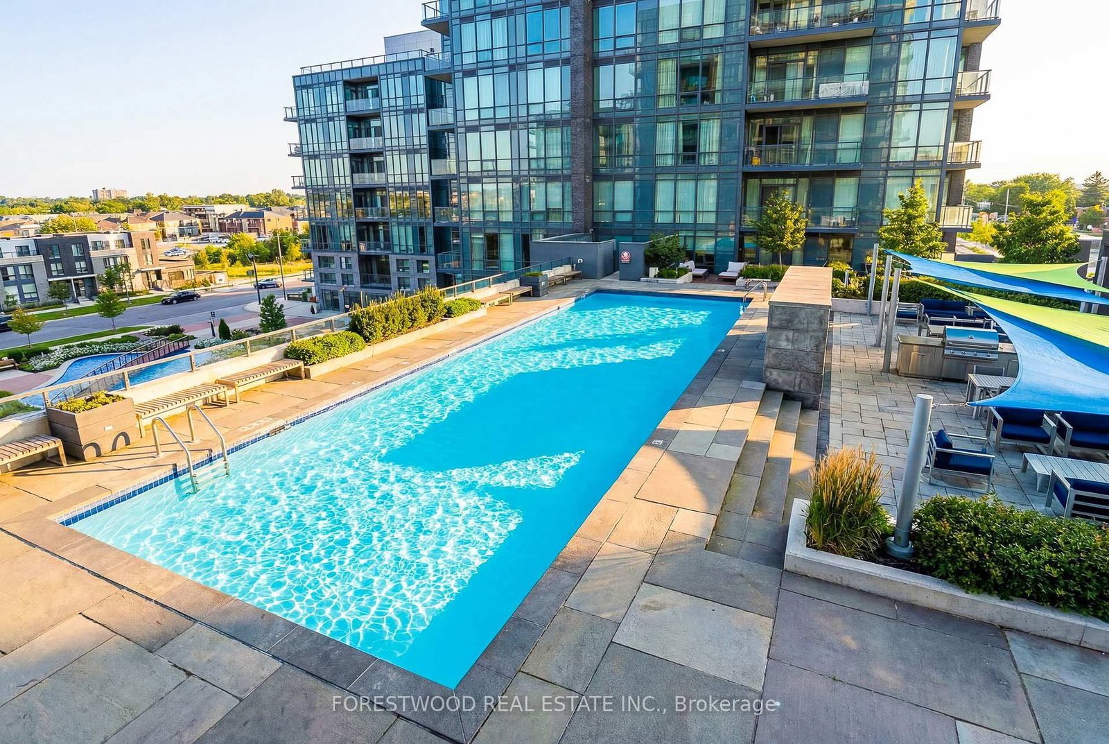 20 Meadowglen Place, Unit 2104 - Photo 25