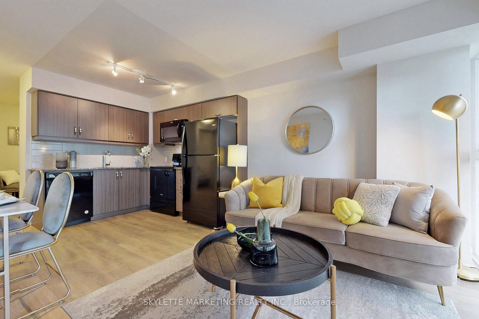 30 Meadowglen Place, Unit 609