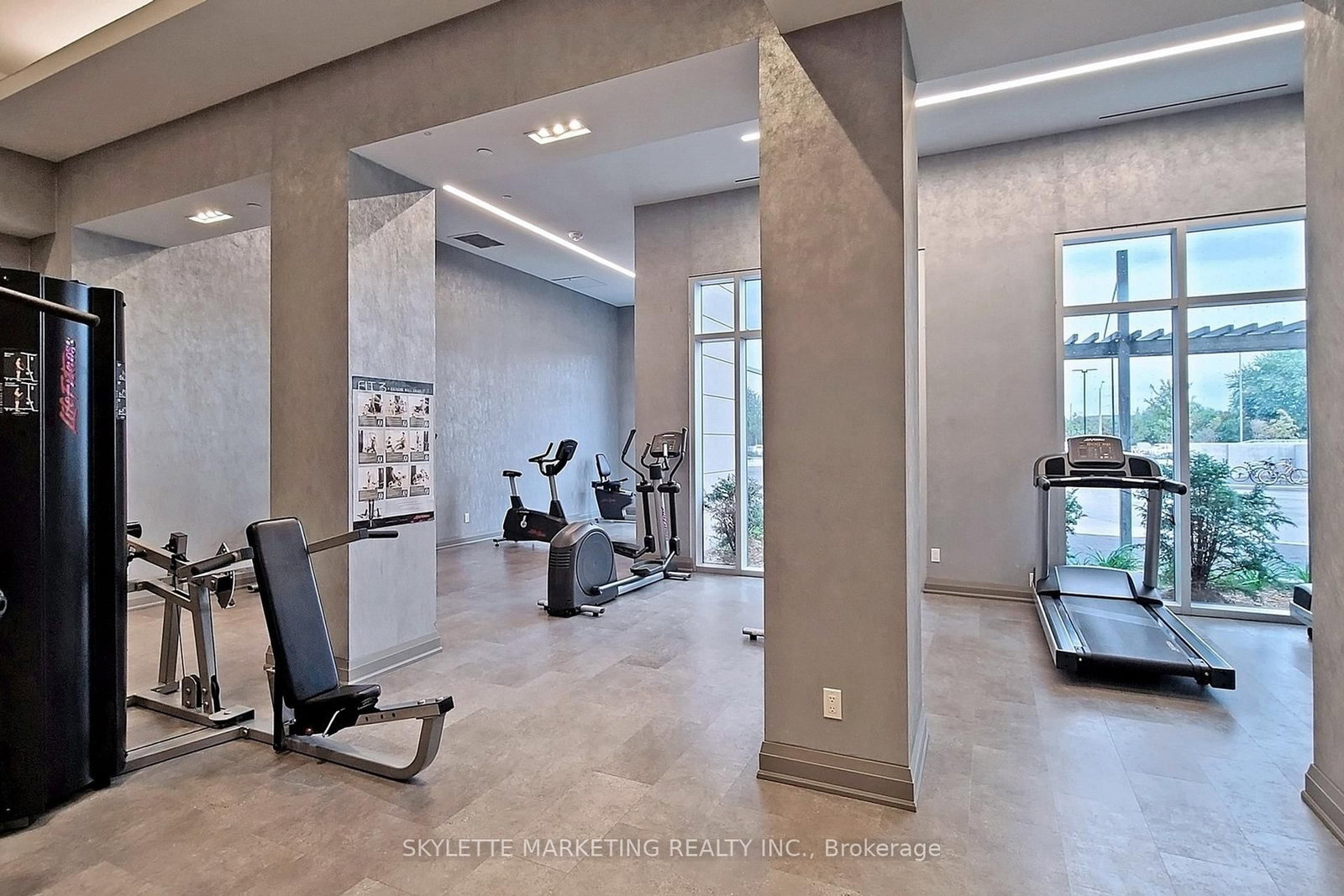 30 Meadowglen Place, Unit 609 - Photo 34