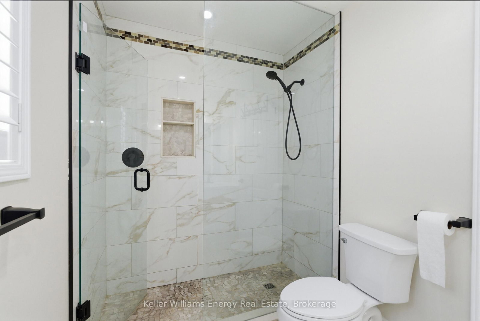 1633 N Grandview Street • Oshawa, ON photo 29